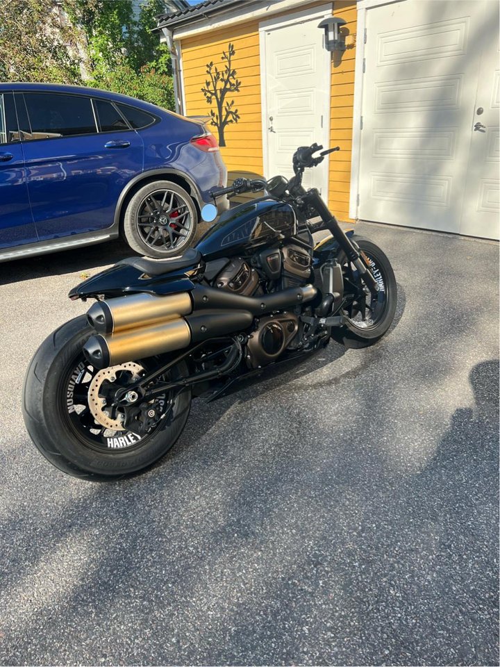 Harley-Davidson Sportster S 1...