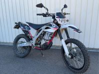 AJP PR3 240 mc chassi komplett