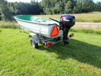Båt med trailer.