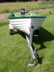 Båt med trailer.