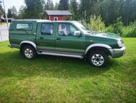 Nissan King Cab Fälgar & Däck 8-9mm kvar