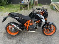 KTM 690 Duke R låga mil ABS