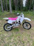 Yamaha YZ 80 + skyddsutrustning