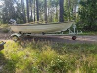 Lohi plasteka med 4 Hk Suzuki, 30 vagn och Upptagnings vagn