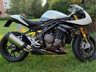 Triumph speed triple 1200 rr
