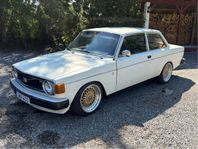 Volvo 142 2.0