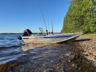 Master 410 med Suzuki 30 och 80 trailer