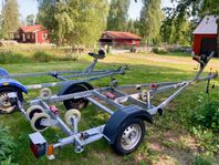 TK Trailer och Thule/Fogelsta. Obromsade