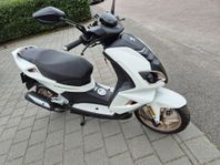 Peugeot Speedfight 4