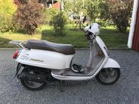 SYM Fiddle II – Billig moped med skada (snabb affär)
