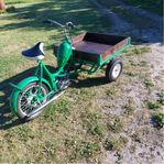 Delvis renoverad Flakmoped