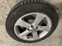 Dubbfria vinterdäck med VW originalfälg 185 60 r15