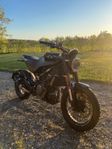 Husqvarna svartpilen 401 2023 A2