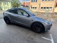 Tesla Model Y Performance , rätta färgkombon