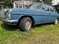 Mercedes-Benz 200 