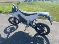 Viarelli Supermotard ES1 elmoped