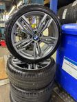 Bmw M5 orginal fälgar med sommardäck på