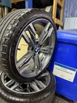 Bmw M5 orginal fälgar med sommardäck på