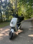 NIU M1 PRO Elmoped 2018 - Vit