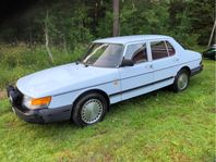 Saab 900 Sedan 