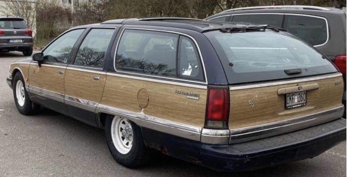 Buick Roadmaster Estate Wagon...