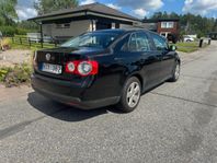 Volkswagen Jetta 1.6 Multifuel Trendline Euro 4