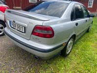 Volvo S40, besiktad till Juni -26. Lågmilare. Går bra.