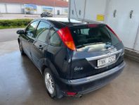 Ford Focus Ghia Sport -03, låga mil! 