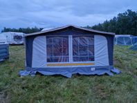 Förtält i bra skick. A-mått ca 8,25-8,40