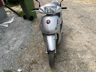 Peugot tweet EU moped. 2012-09