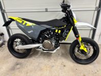 Husqvarna 701 SM, Välutrustad, Fabriksgaranti, nyskick