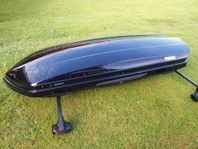 Thule Dynamic 800/M Takbox med Thule Tackräcken.