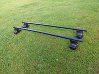 Thule Dynamic 800/M Takbox med Thule Tackräcken.