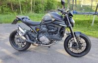 Ducati Monster 950 Plus Dark Stealth Edition