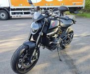 Ducati Monster 950 Plus Dark Stealth Edition