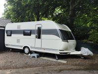 Hobby 545 KMF Deluxe - välskött med barnkammare