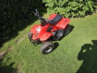 Barn atv 50cc röd/svart i fint skick
