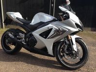 Suxuki GSX-R 1000 K8 lågmil