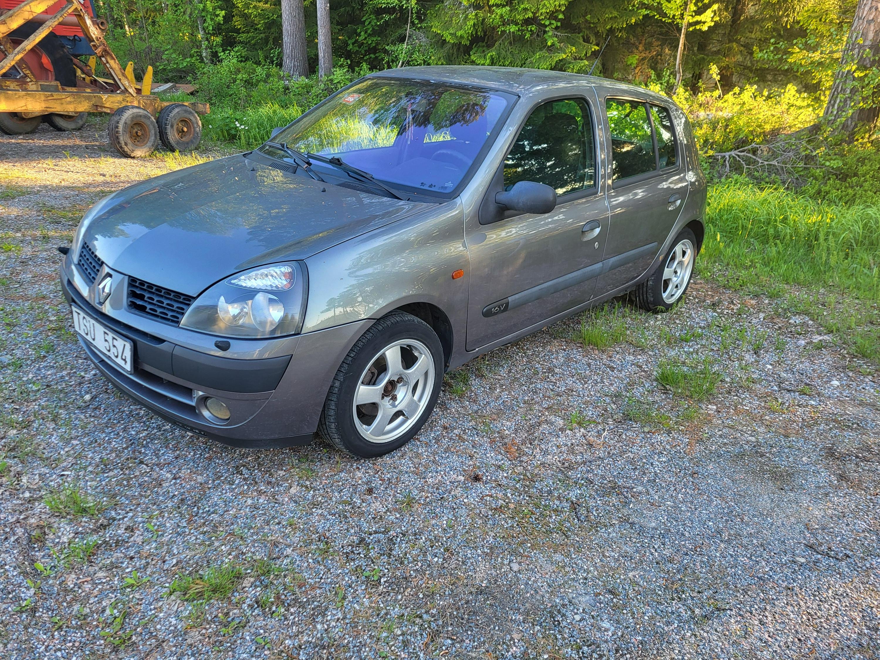 Renault Clio 5-dørs Kombi 1.2 Manuell, 5-trinn, 75hk, 2003