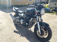Yamaha XJR 1300