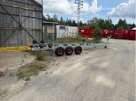 Båtrailer  4000kg med extra hjulaxel 