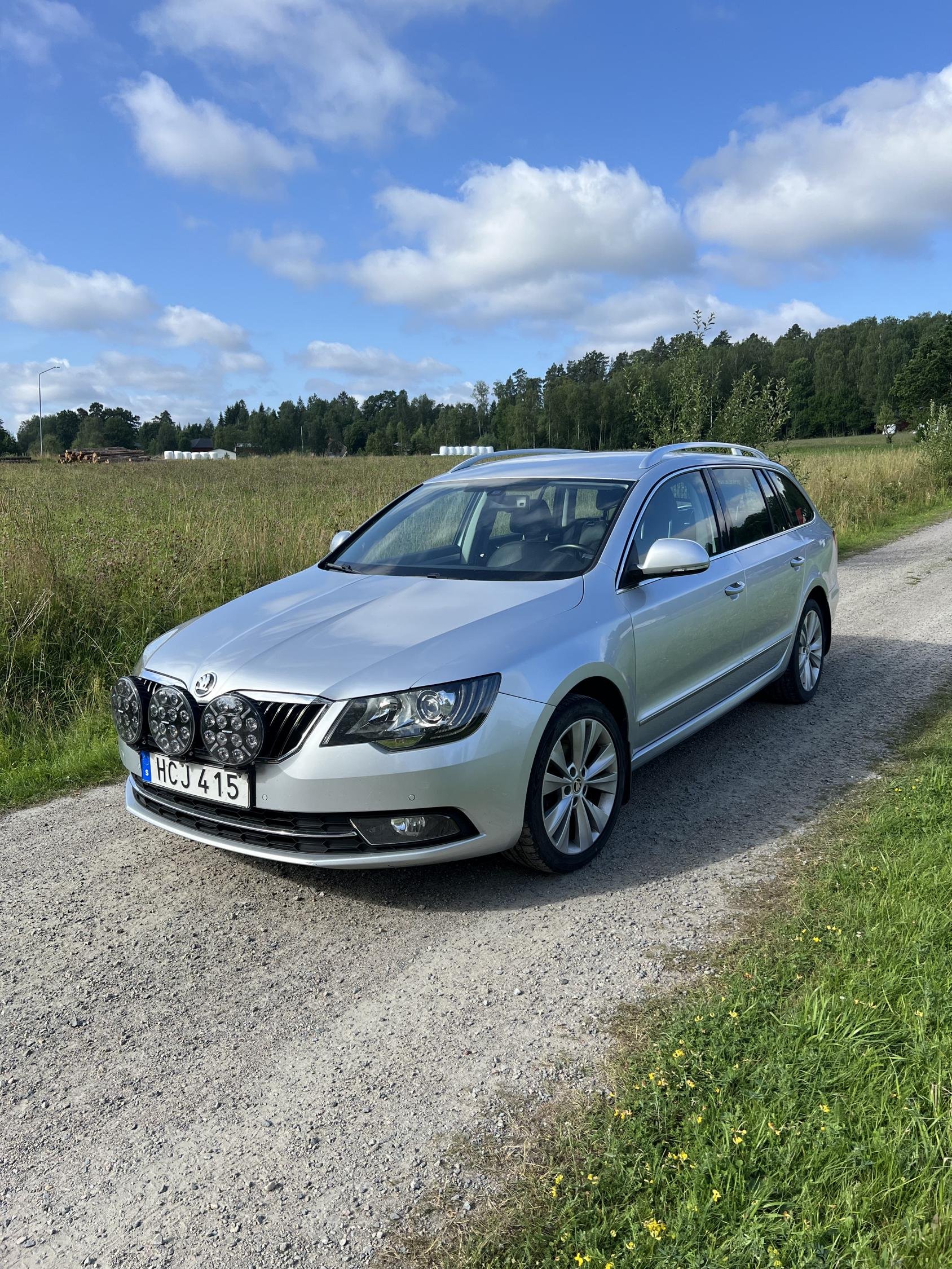 Škoda Superb Kombi 2.0 TDI 4x4 DSG Sekventiell, 170hk, 2015