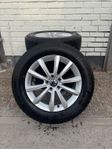 Volkswagen dubbade vinterdäck ”215/65R17”