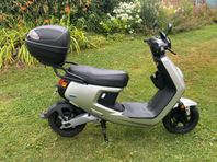 Elmoped NIU MQI+ 2022 lågmilare