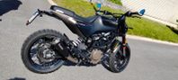 Husqvarna Svartpilen 401 2022 – Akrapovic & extrautrustad