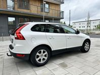 Volvo XC60 2.4D Manuell Välskött SUV med stil och säkerhet