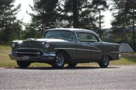 Oldsmobile Ninety-Eight Holiday Sedan 1955