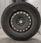 Pirelli Ice Zero 215/60 R16 99T XL dubbdäck på 16" stålfälg