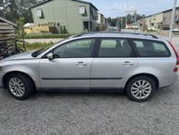 Volvo V50 2.4
