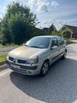 Renault Clio 5-dörrars Halvkombi 1.4 Privilege